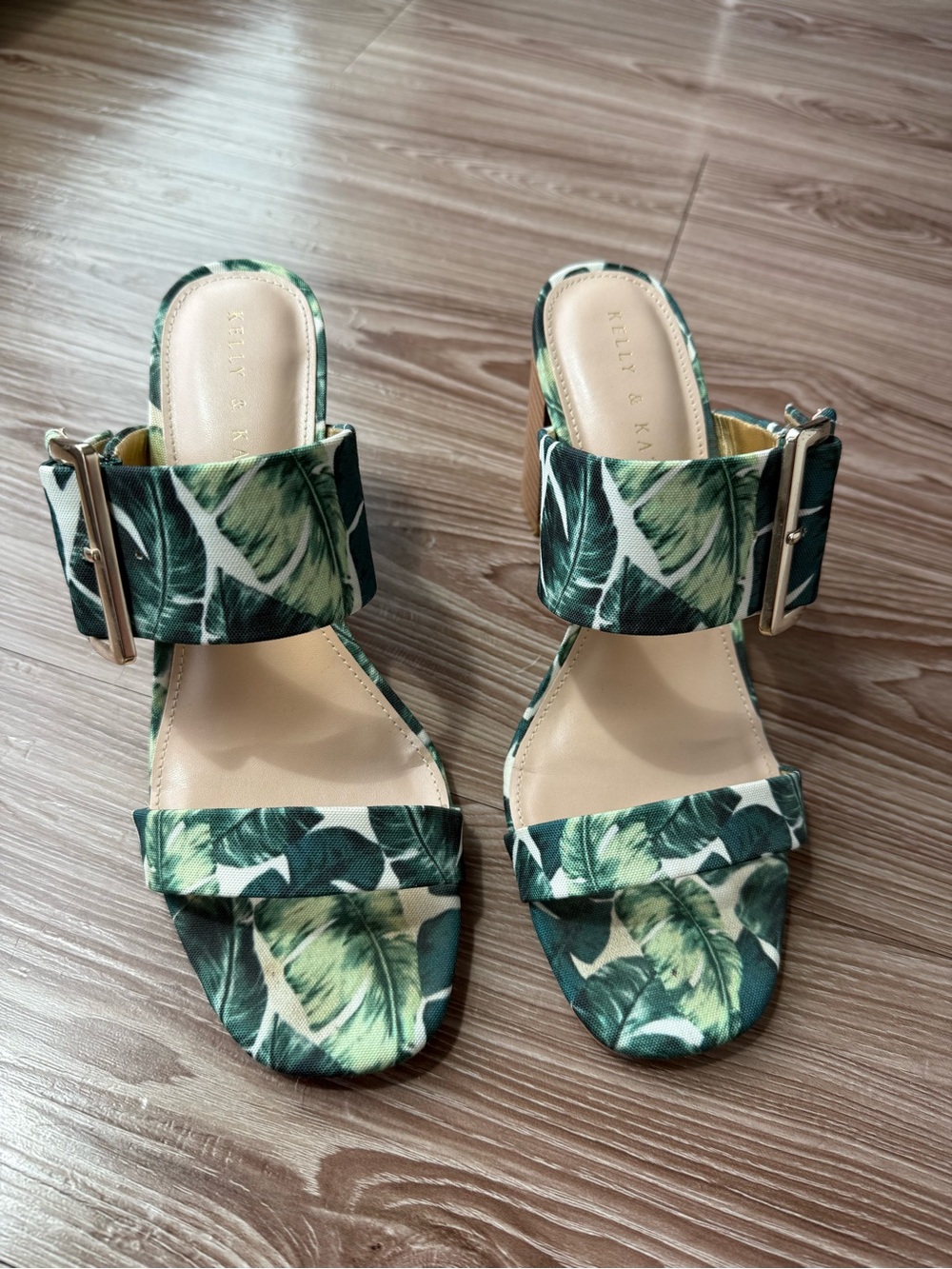 Kelly & Katie Palm Print Heels – Women’s Size 8.5 🌴